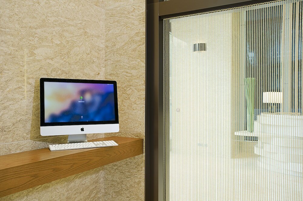 Фото Holiday Inn Express Hong Kong Mongkok