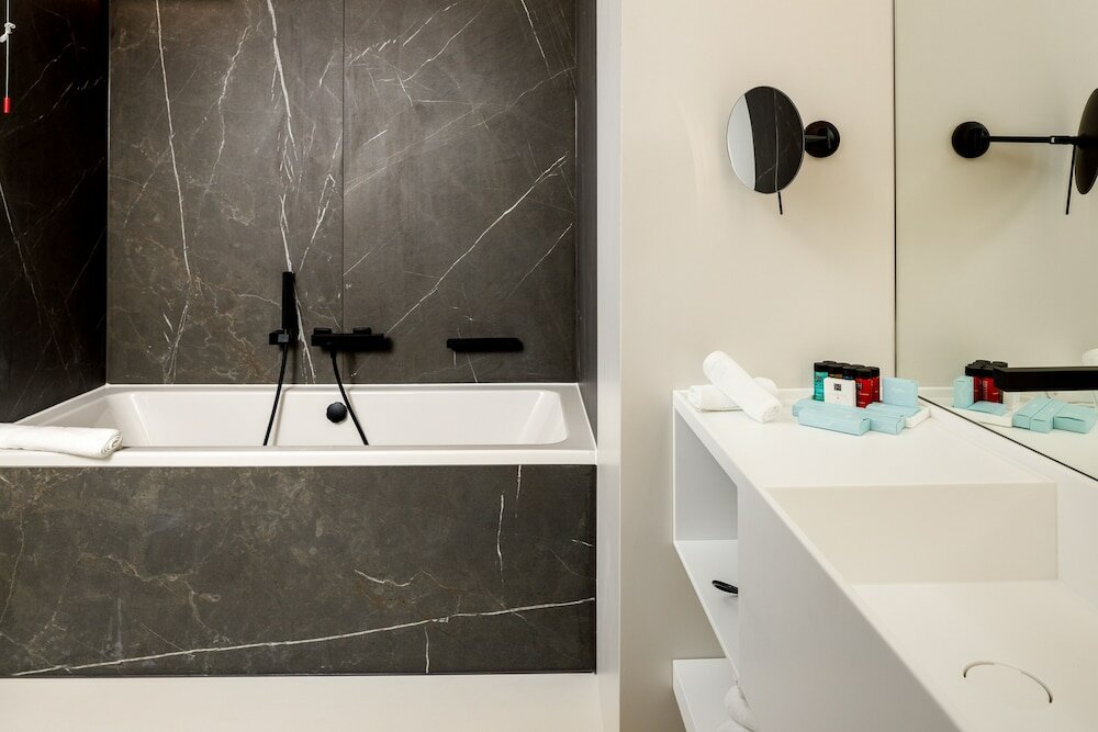 Фото Qosmo Brasov Hotel