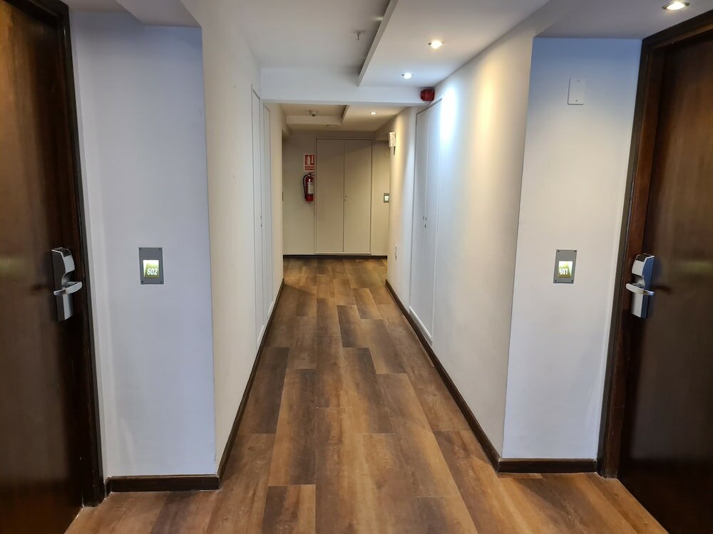 Фото Crystal Tower Hotel