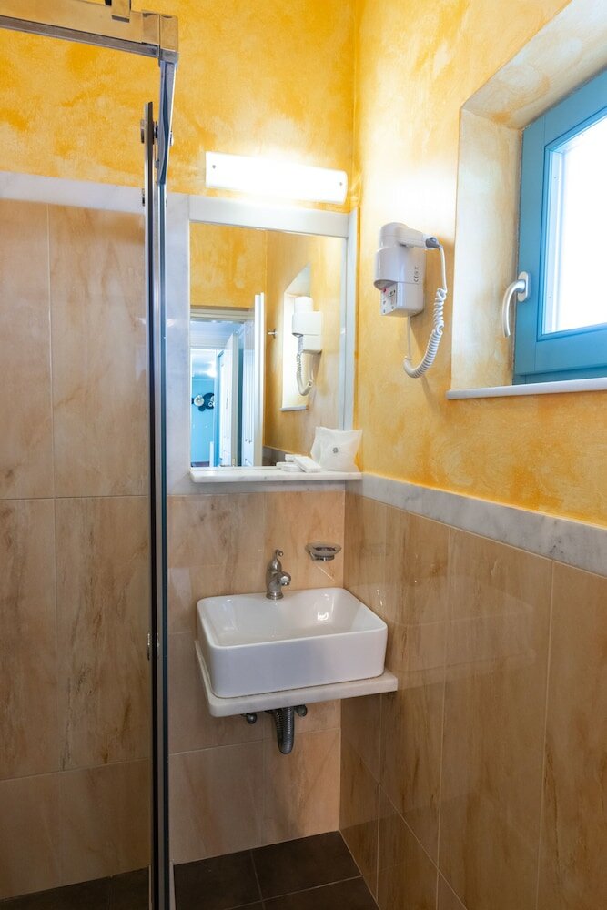 Фото 999 Luxury Hotel