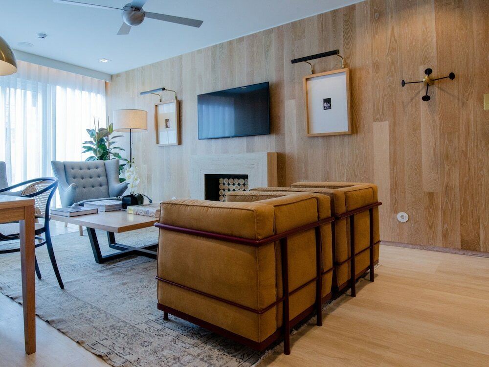 Фото Browns Avenue Hotel