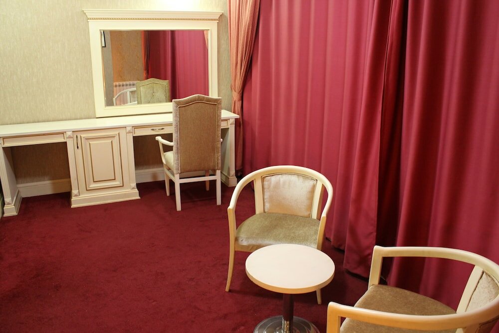 Фото Alp Inn Hotel