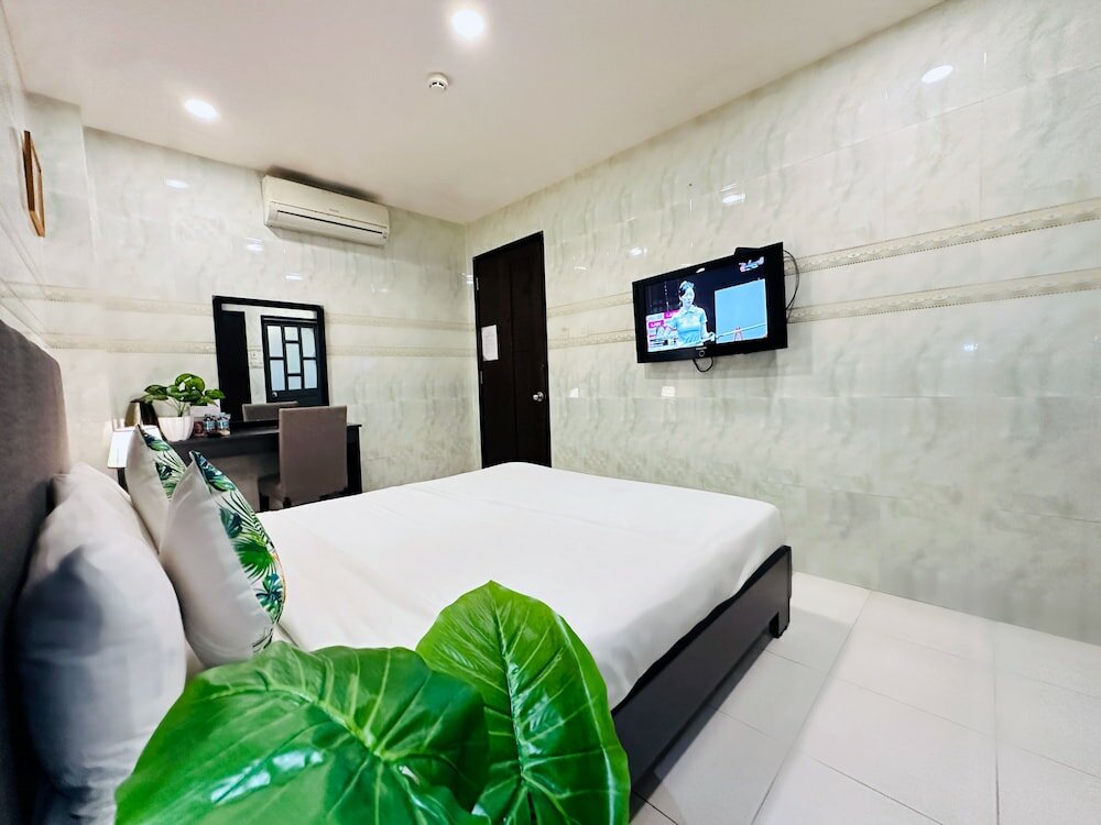 Фото Holiday Hotel