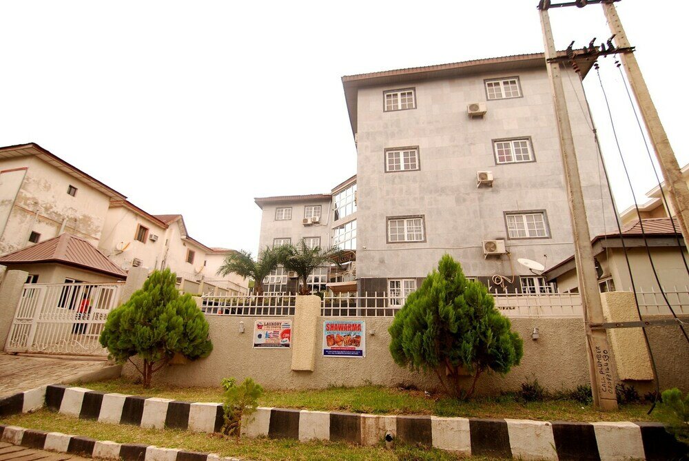 Фото Silverland Hotel and Suites