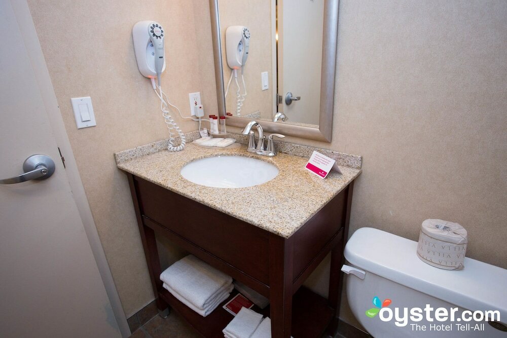 Фото Ramada by Wyndham Niagara Falls/Fallsview