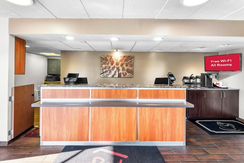 Фото Red Roof Inn Indianapolis North - College Park