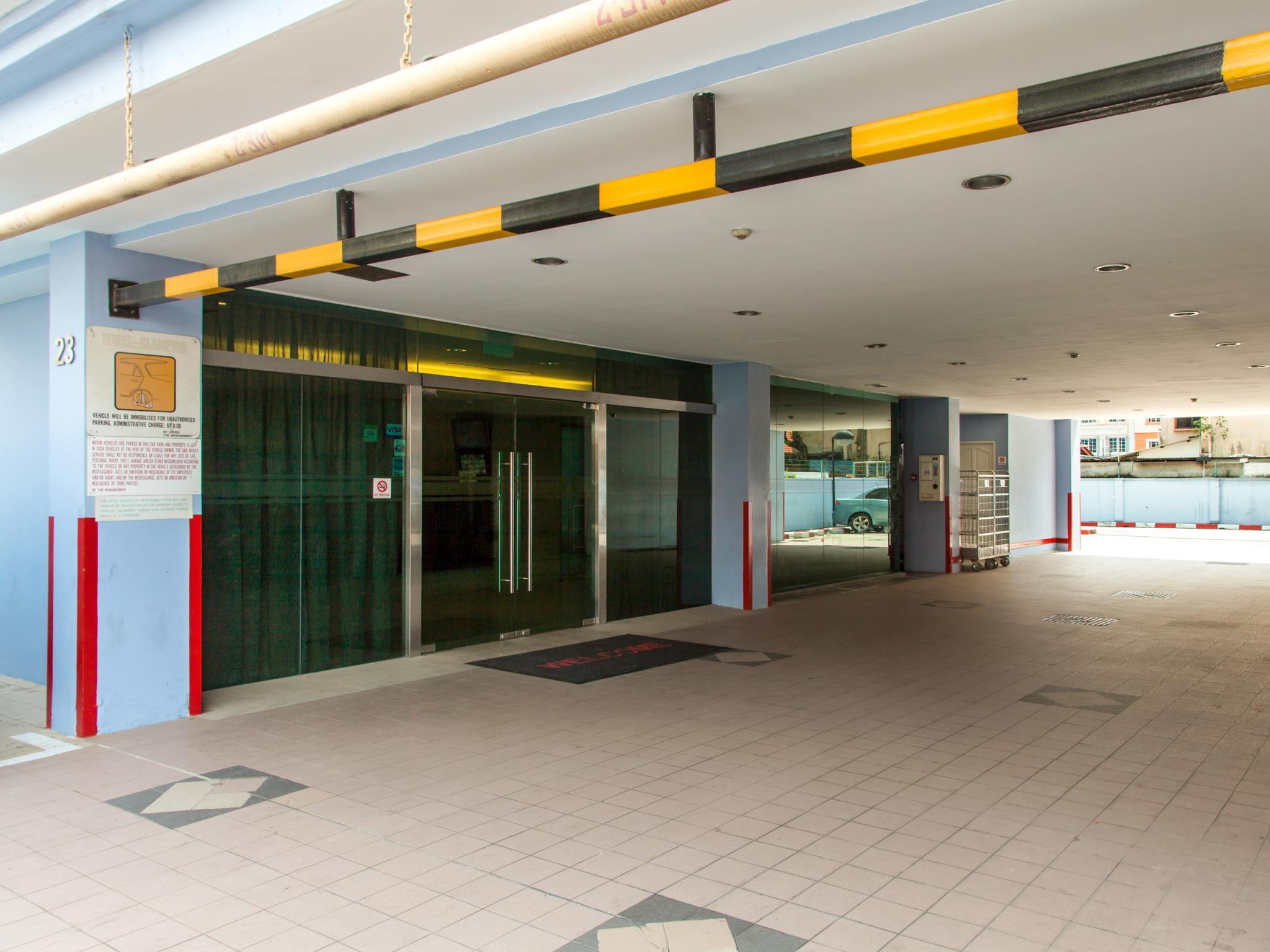 Фото Hotel 81 Lucky