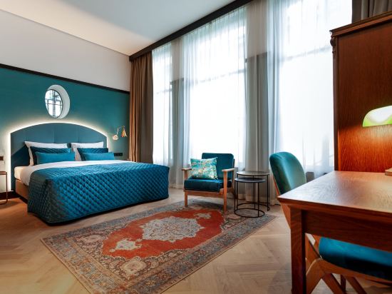 Фото The Hendrick's Hotel