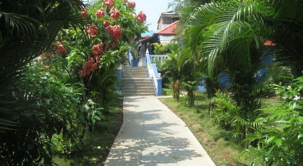 Фото Mayflower Beach Resort