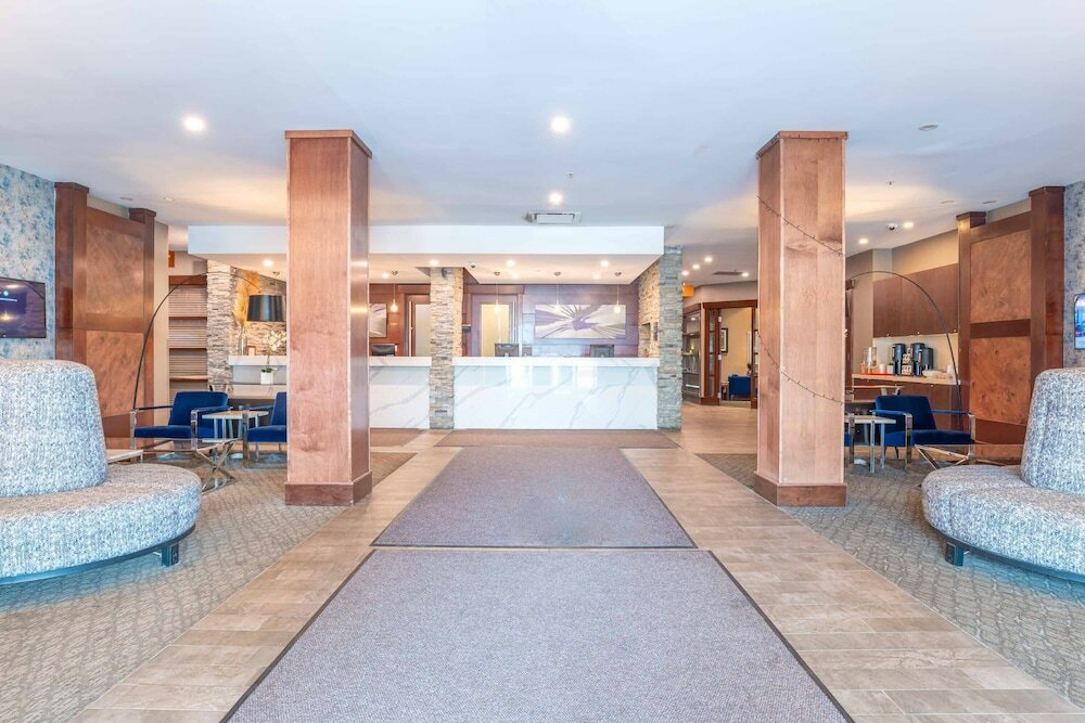 Фото Sandman Hotel Edmonton West