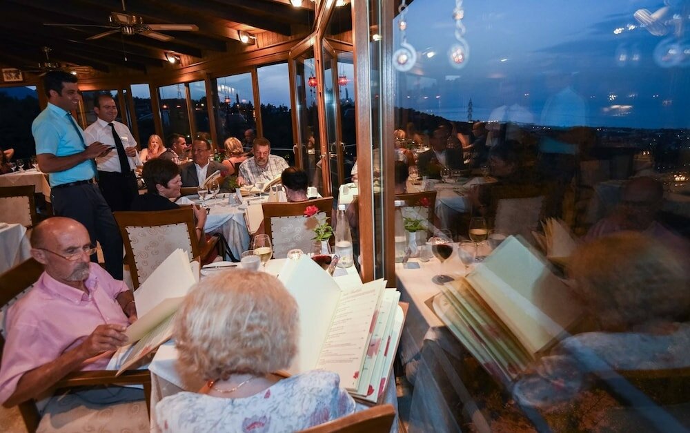 Фото Bellapais Gardens