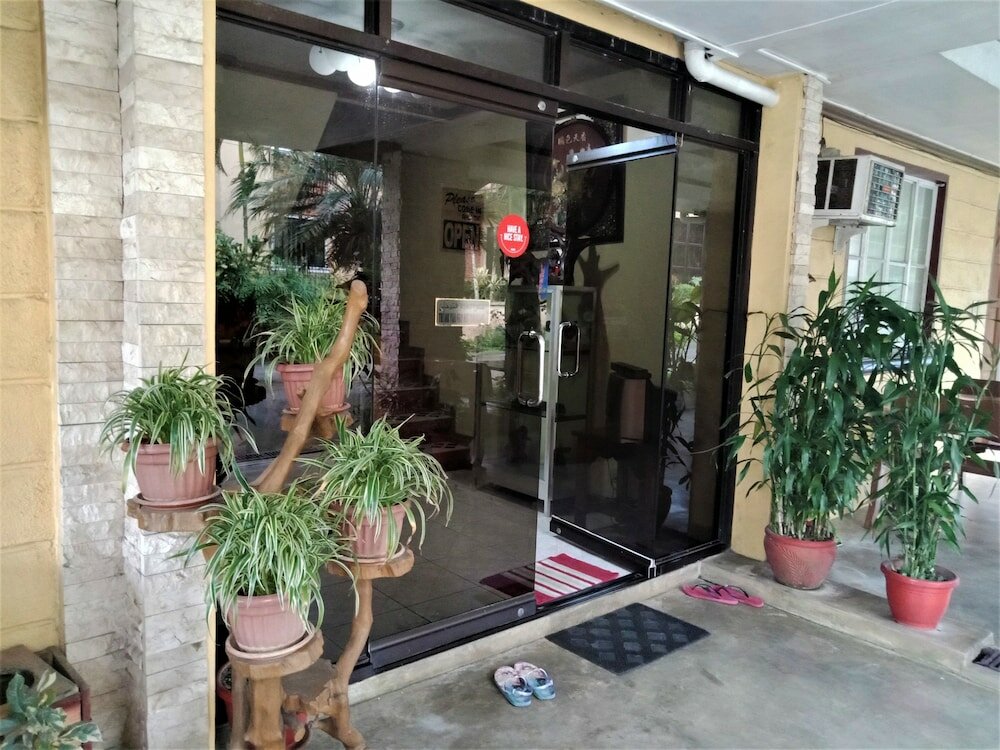 Фото La Gracia Apartelle Tagaytay