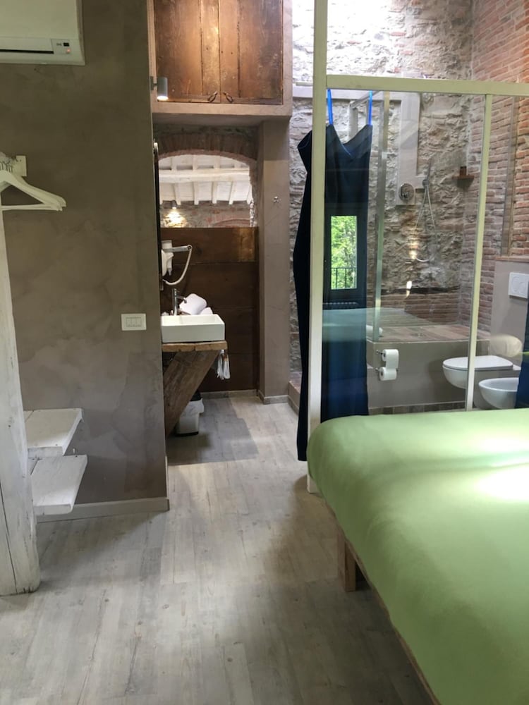 Фото Inside the wall - Santa Maria