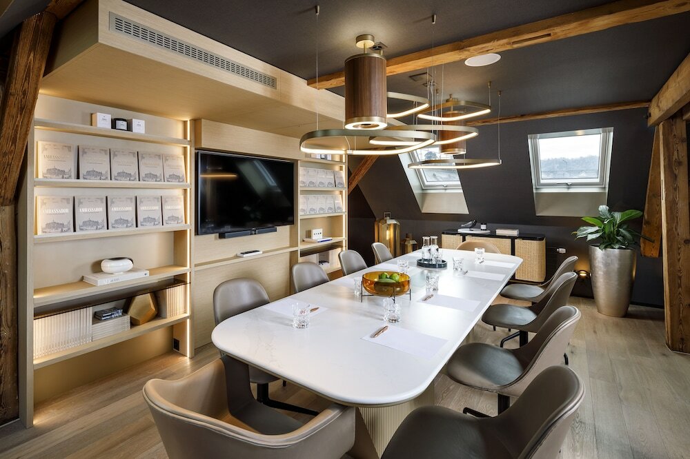 Фото Ambassador Hotel Zriuch