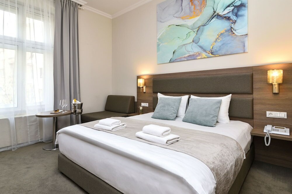 Фото отеля 2