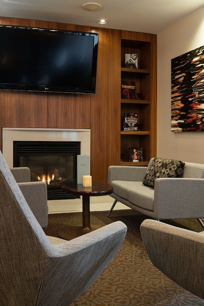 Фото Delta Hotels by Marriott Edmonton South Conference Centre