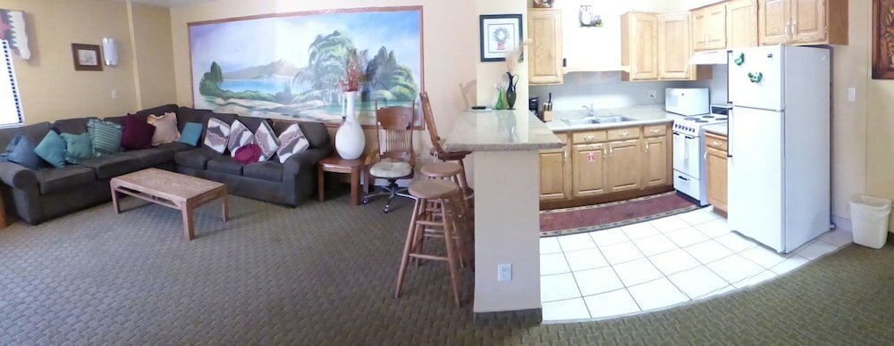 Фото Coronada Inn and Suites