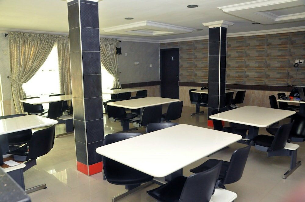 Фото Echo Spring Hotel