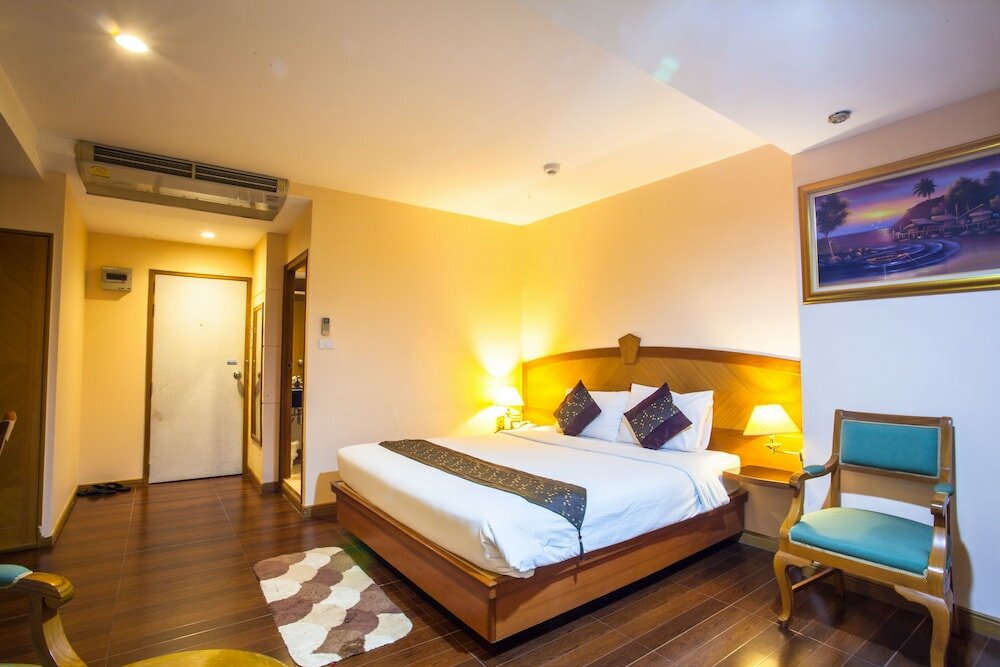 Фото Nh Elegant Hotel