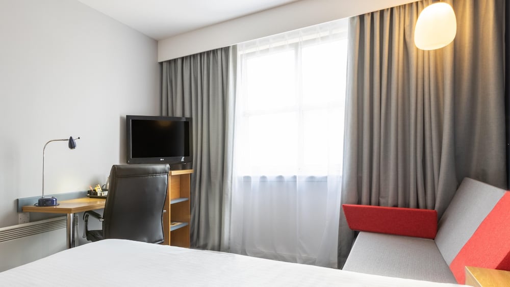 Фото Holiday Inn Express Aberdeen City Centre, an Ihg Hotel