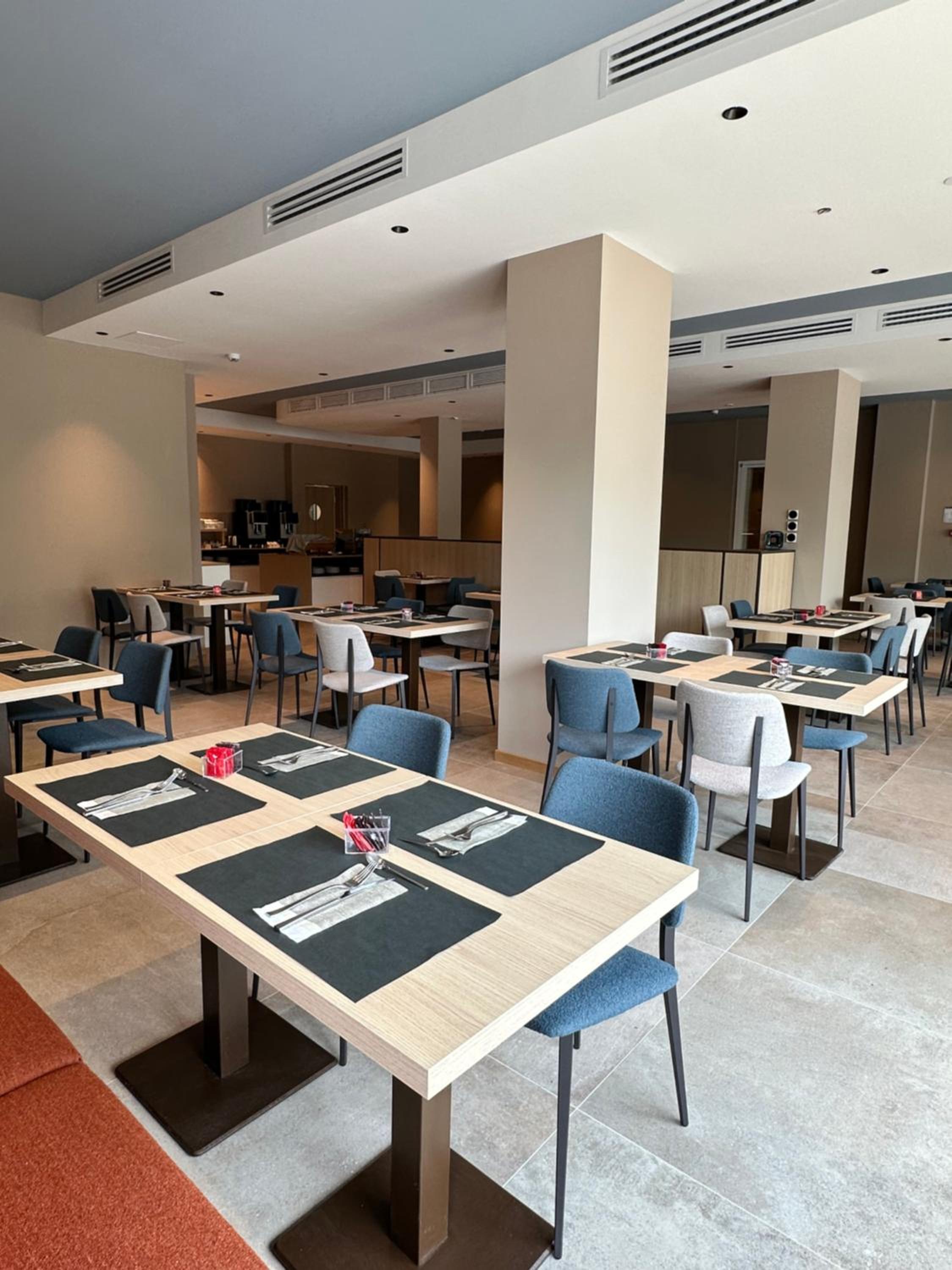 Фото Petit Hotel