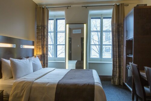 Внешний вид отеля Hôtel Sainte-Anne в Квебеке, фото 2