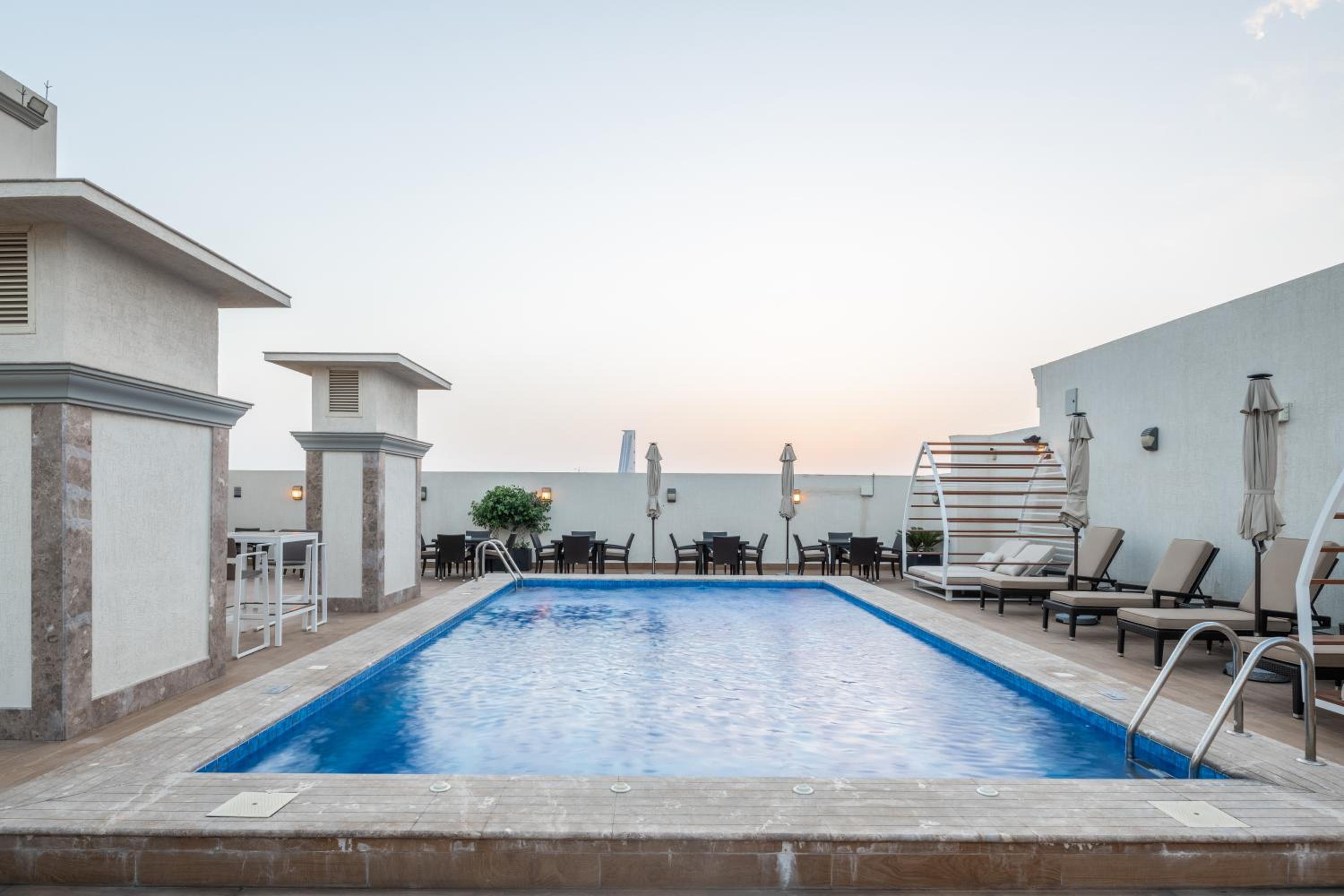 Фото Qamar Hotel Jeddah