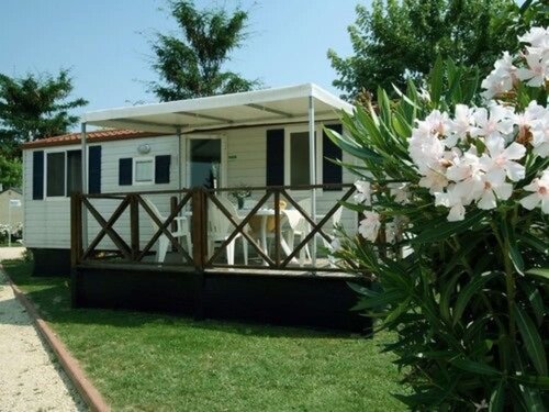 Внешний вид отеля Butterfly Camping Village в Пескиера-дель-Гарде, фото 2
