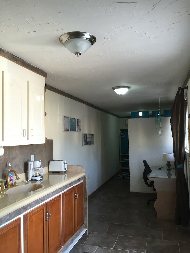 Фото Driftwood Gardens