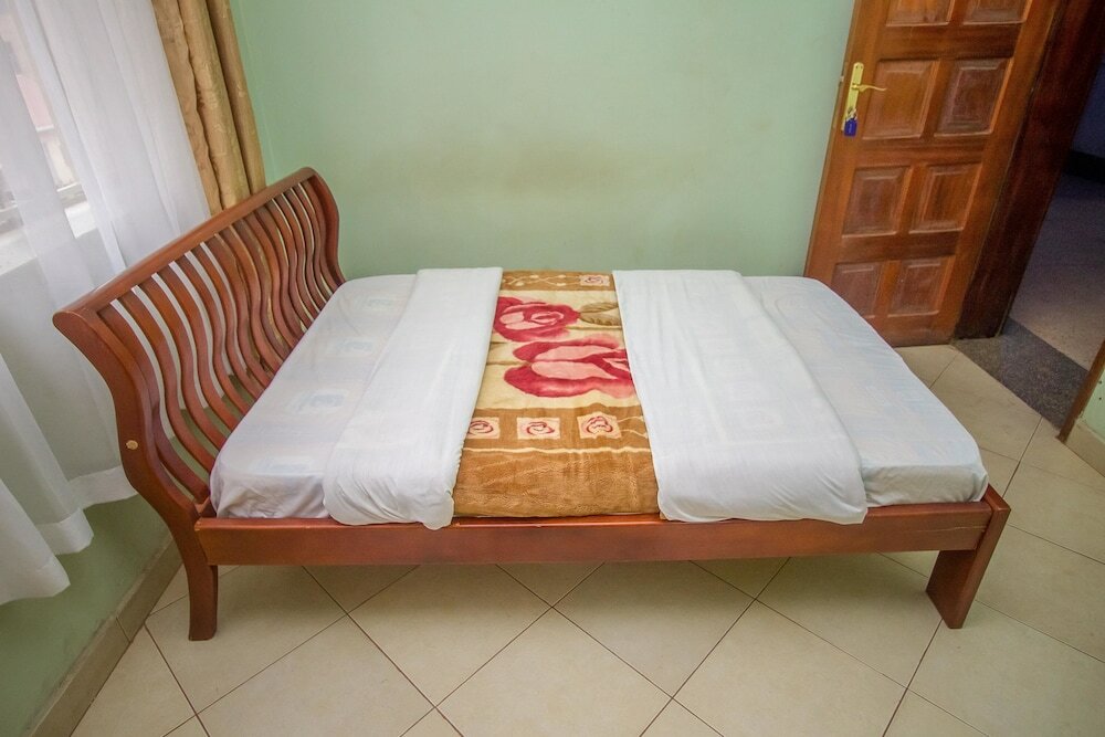 Фото Makerere Serene Hotel