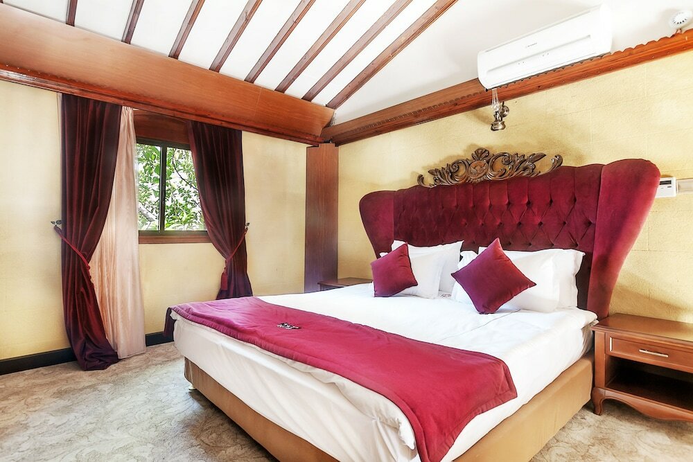 Фото Отель Le Chateau Lambousa