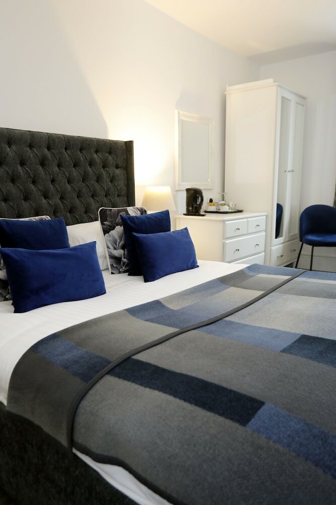 Фото Bexley Village Hotel