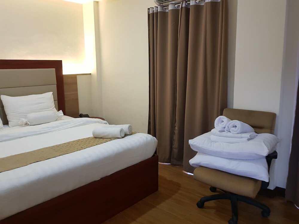 Фото Sleep and Stay Hotel