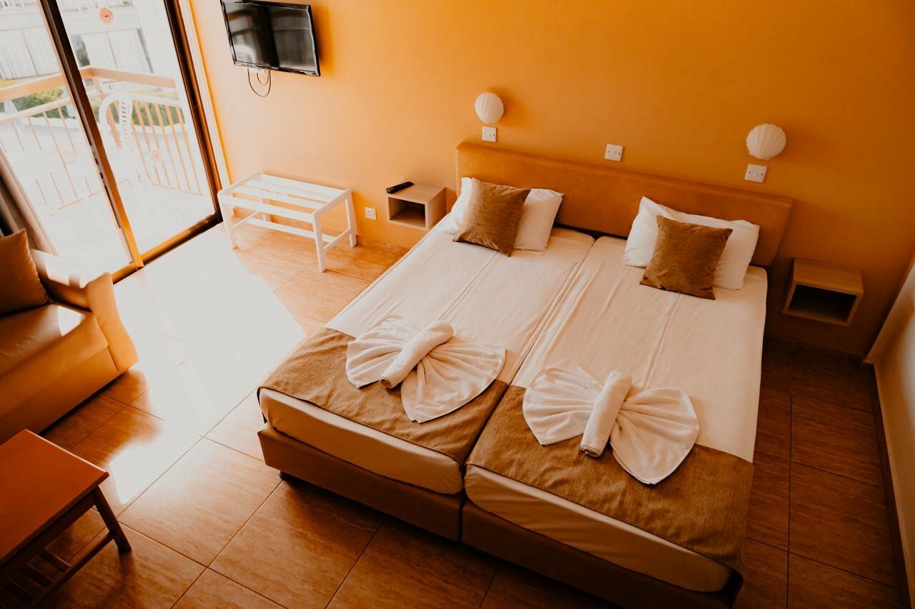 Фото Penelope Beach Hotel Apts