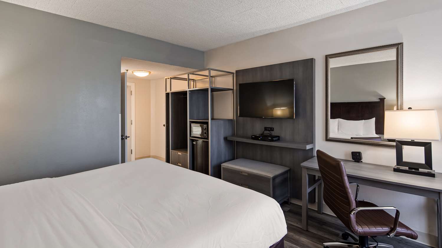 Фото Best Western Paramus Hotel & Suites