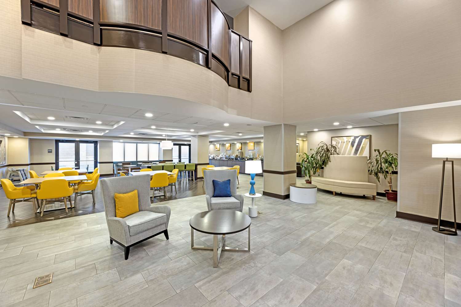 Фото Comfort Inn & Suites Arlington Heights - Schaumburg