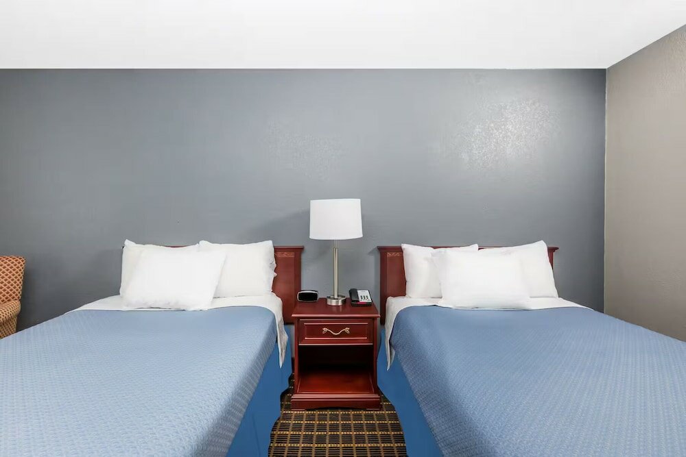 Фото Days Inn by Wyndham West Des Moines