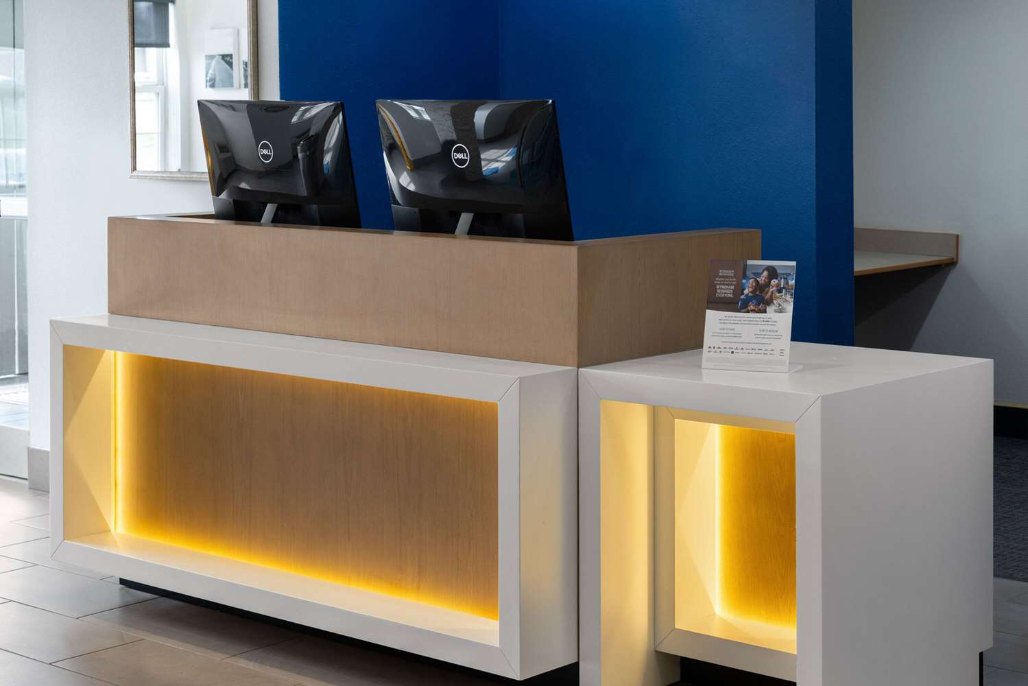 Фото Microtel Inn & Suites by Wyndham Dover