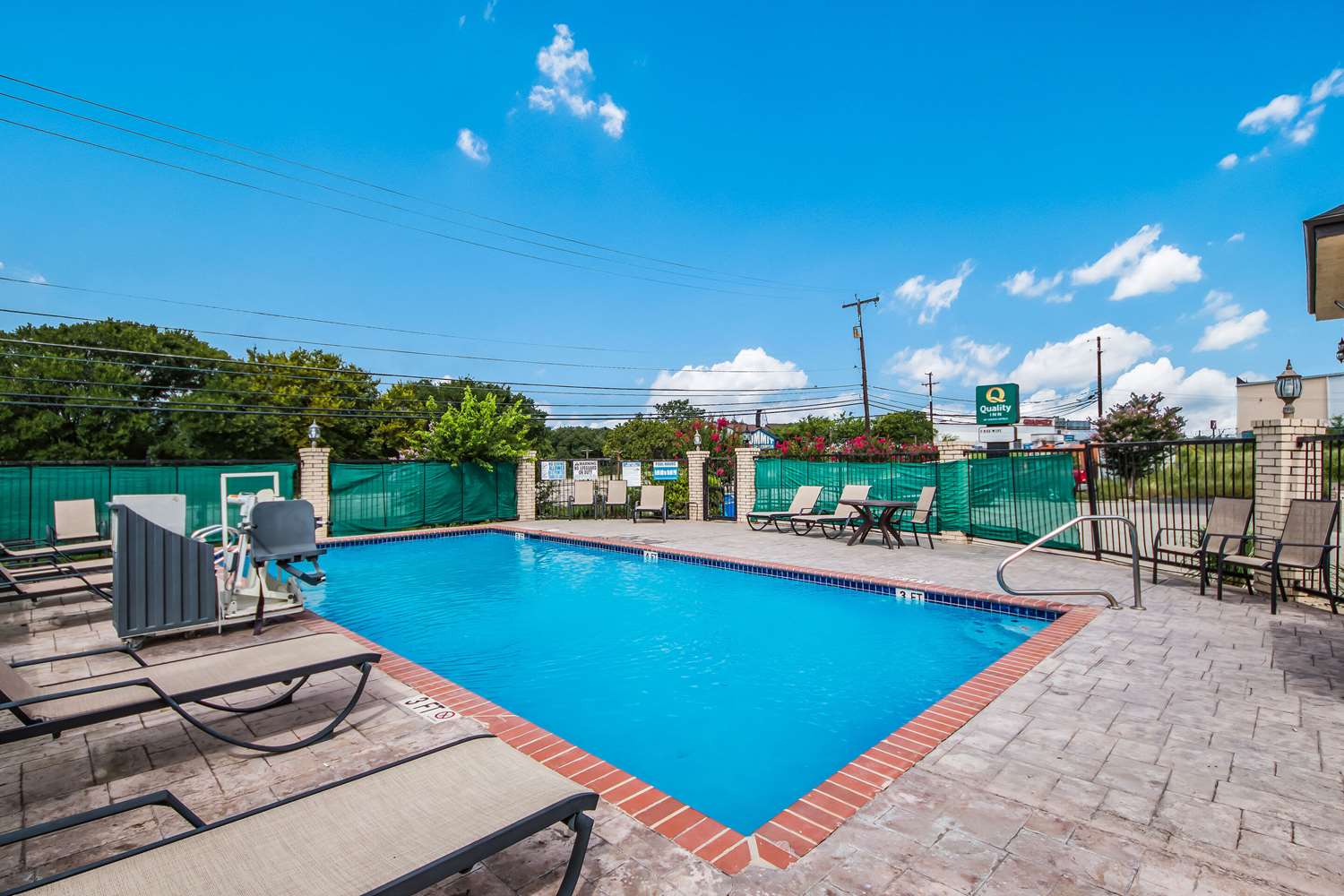 Фото Quality Inn Near Medical Center