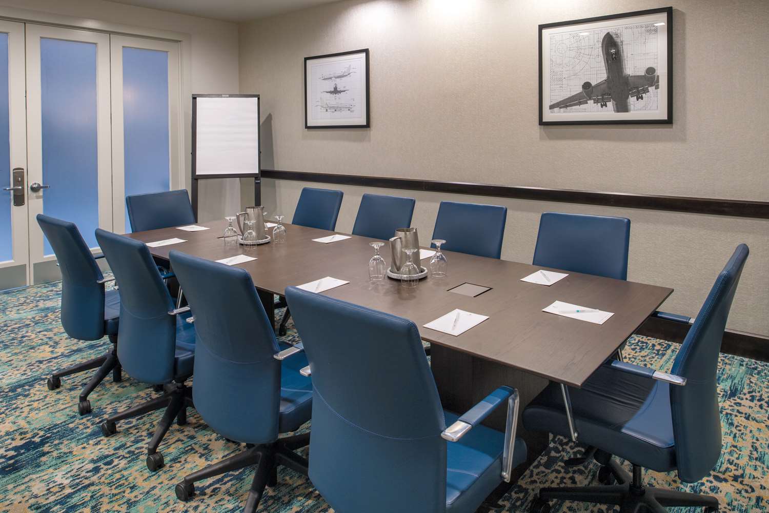 Фото Embassy Suites by Hilton Seattle Tacoma International Airport