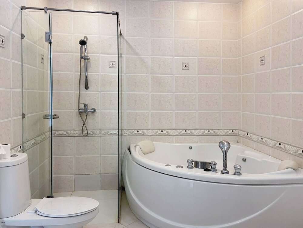 Фото Blooming Hill Boutique Suites