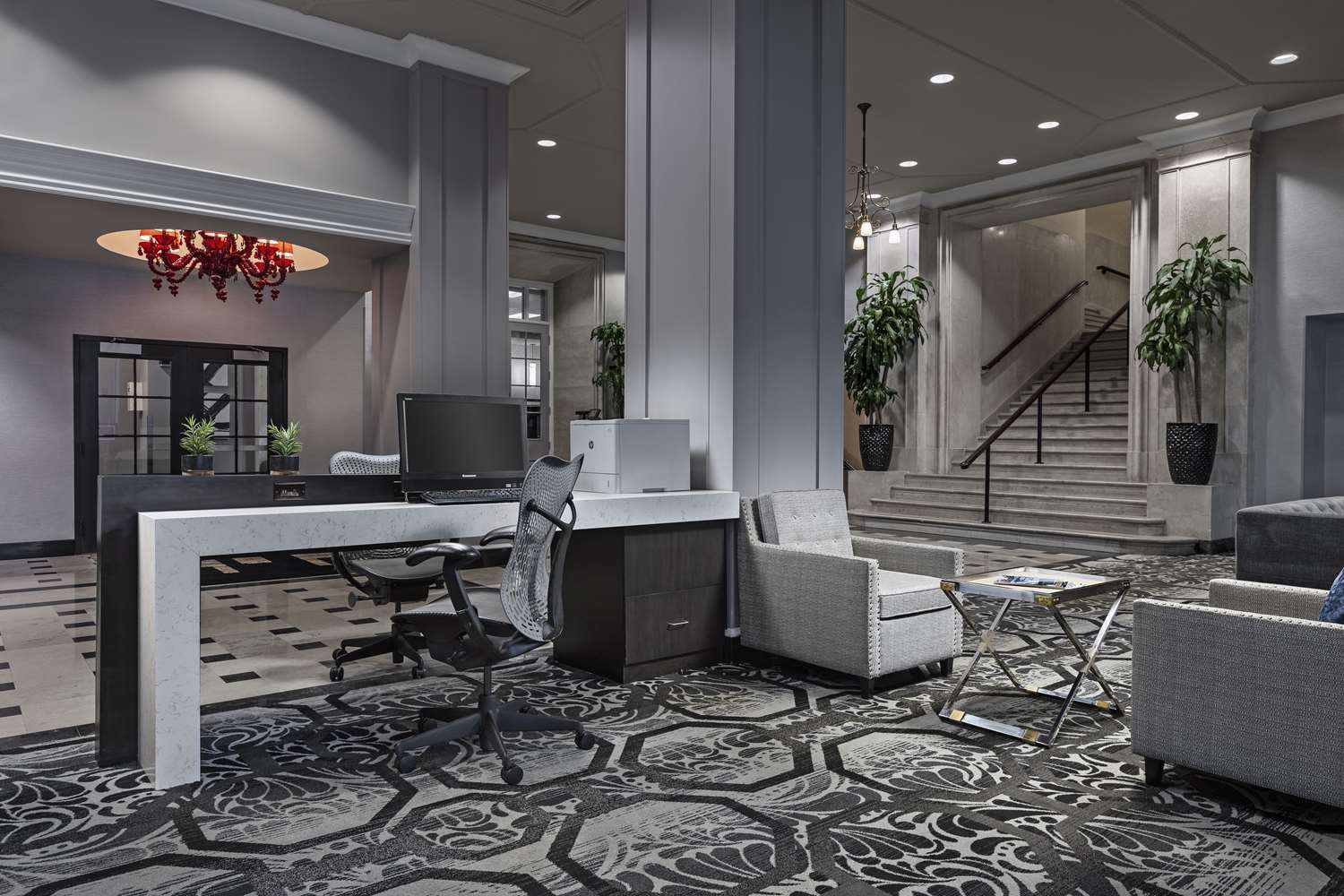 Фото Doubletree Suites by Hilton Detroit Downtown - Fort Shelby