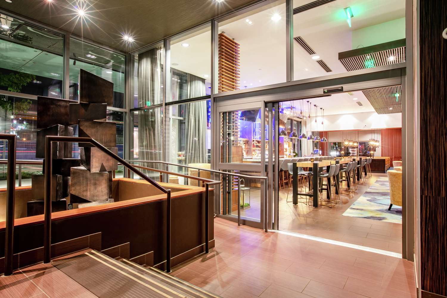 Фото Hilton Garden Inn Seattle Downtown