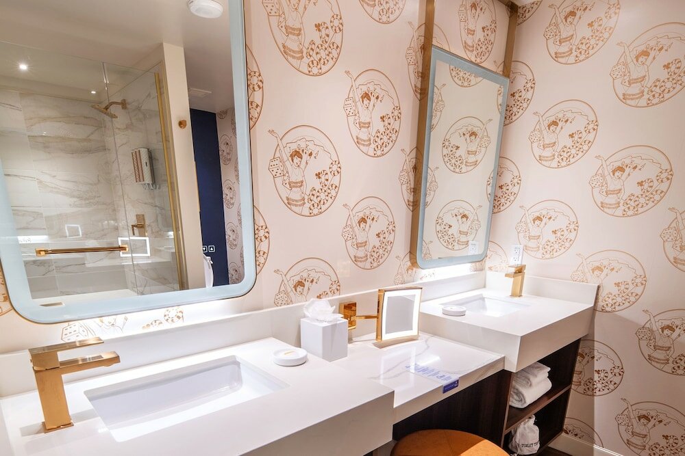 Фото Circa Resort & Casino