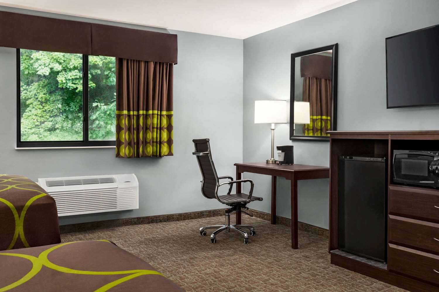 Фото Super 8 by Wyndham Grove City
