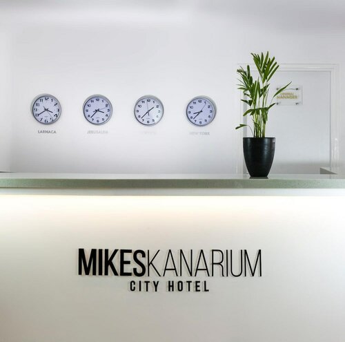 Внешний вид отеля Mikes Kanarium Hotel в Ларнаке, фото 5