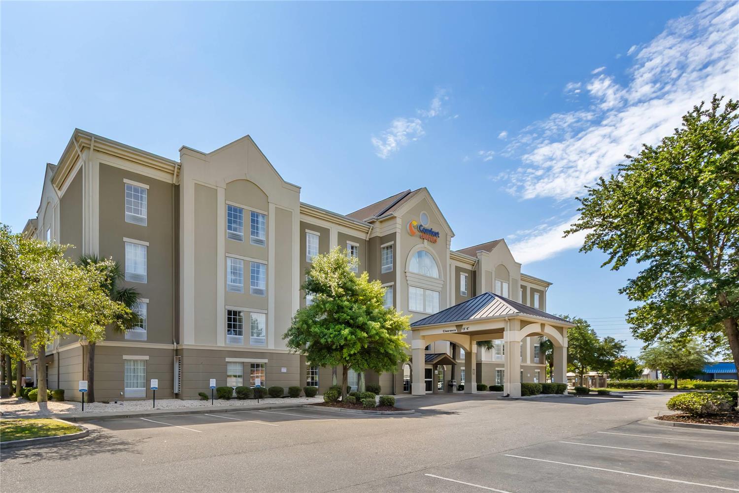 Фото Comfort Suites Myrtle Beach Central