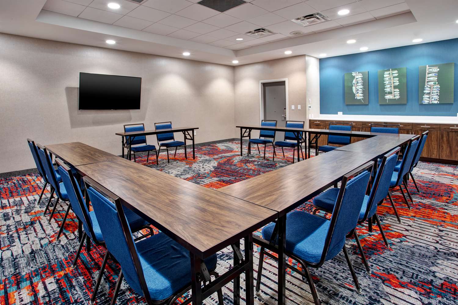 Фото Hampton Inn by Hilton Paris