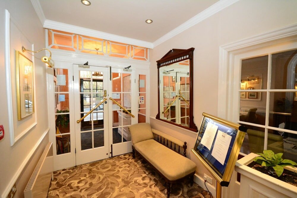 Фото The Crescent Hotel