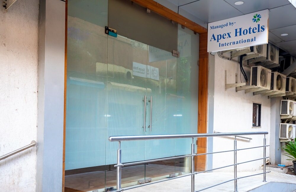 Фото отеля 2